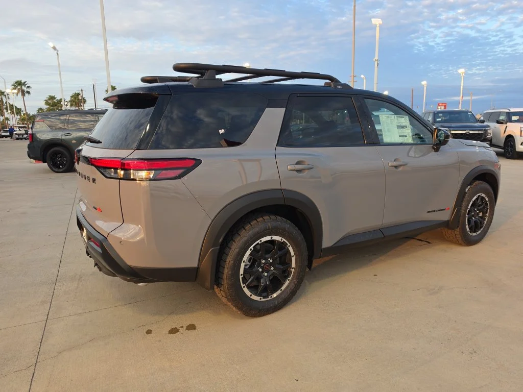 New 2026 Boulder Gray Pearl / Super Black Two-tone Nissan Rock Creek® image 7