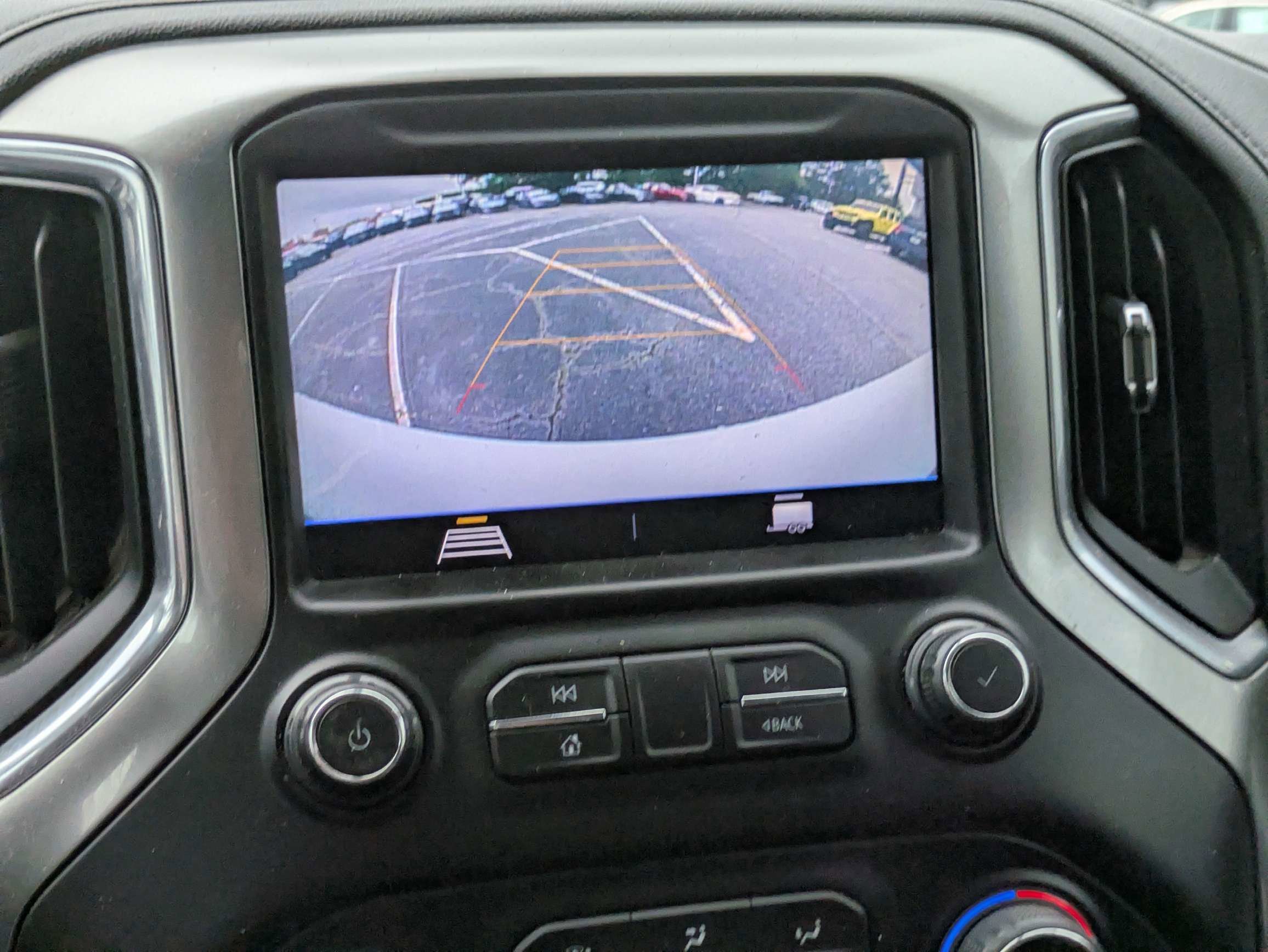 Used 2020 White Chevrolet LT image 17