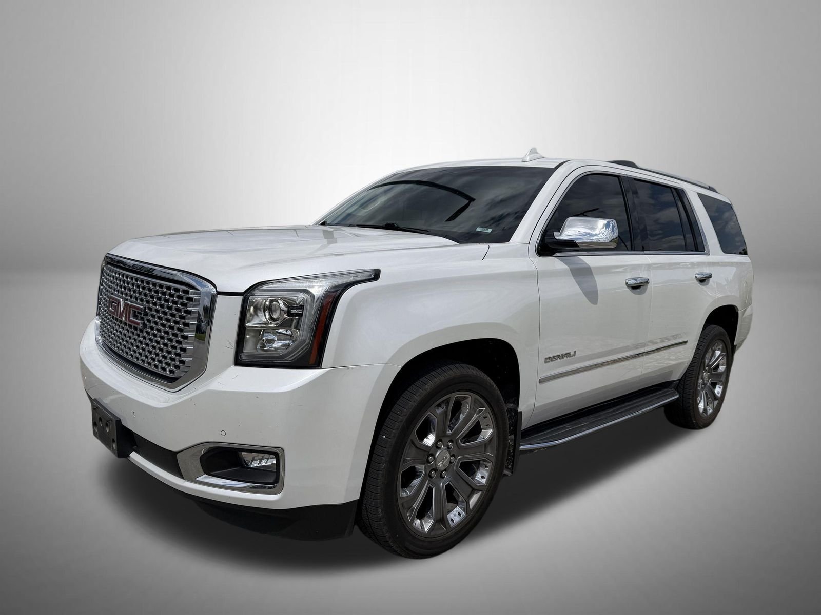 Used 2016 White GMC Denali image 1