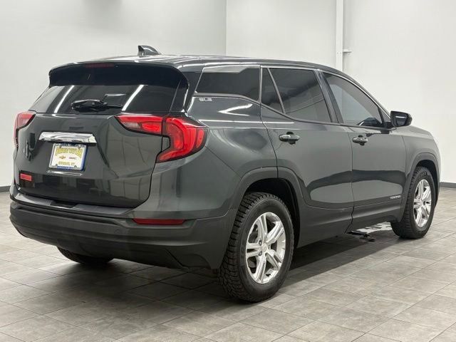 Used 2018 Gray GMC SLE image 2