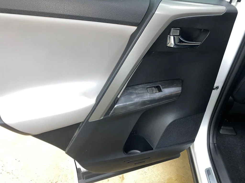 Used 2017 White Toyota Platinum image 13