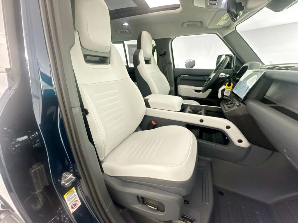 New 2026 Sargasso Blue Land Rover OCTA image 30