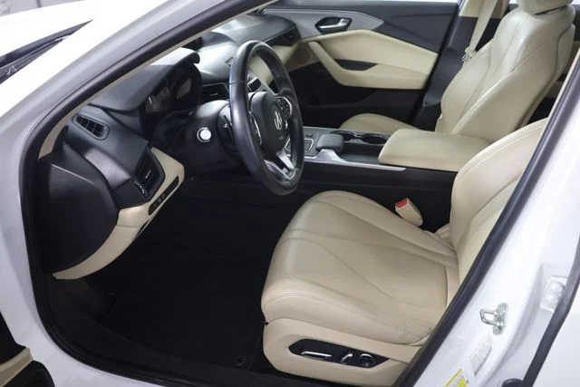 Used 2021 White Acura  image 20
