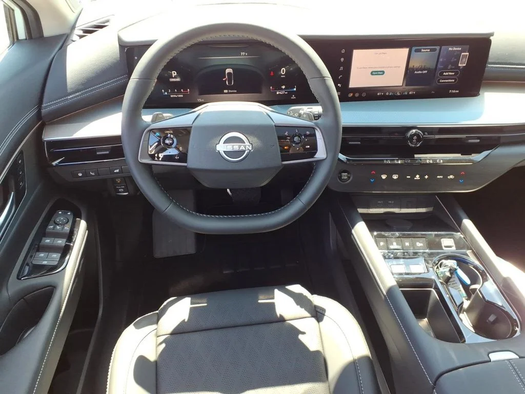 New 2026 Everest White Pearl TriCoat / Super Black Two-tone Nissan Platinum image 7