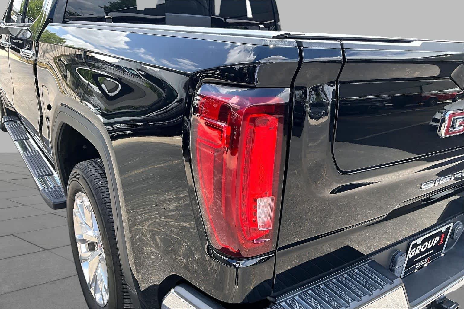 Used 2021 Onyx Black GMC SLT image 27