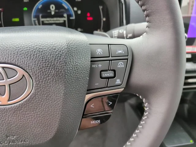 Used 2026  Toyota SE image 18