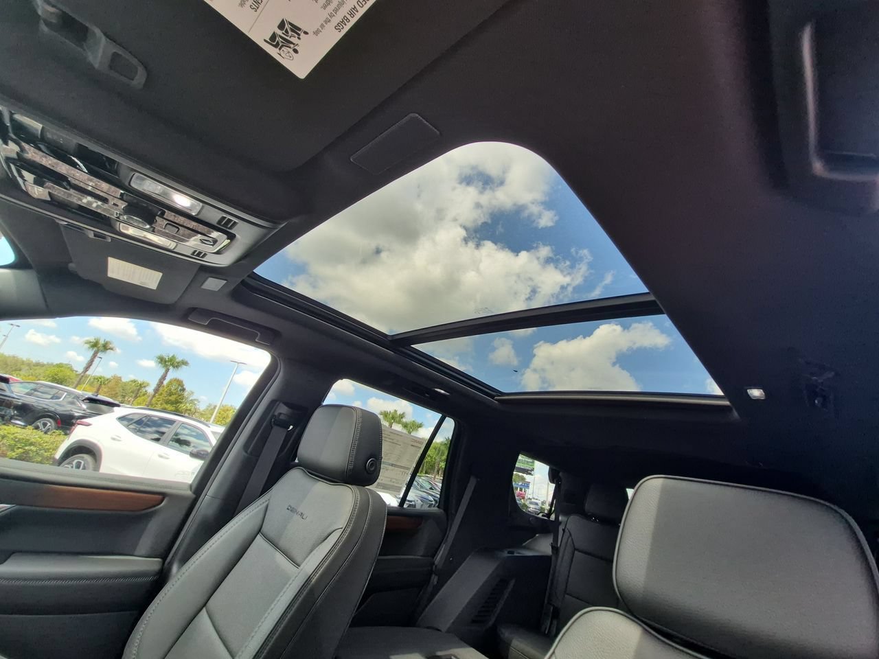 2026 GMC Yukon Denali - Photo 19