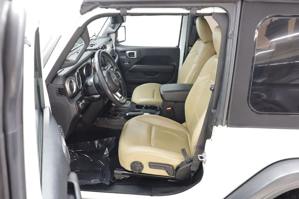 Used 2018 Bright White Clearcoat Jeep Rubicon image 5