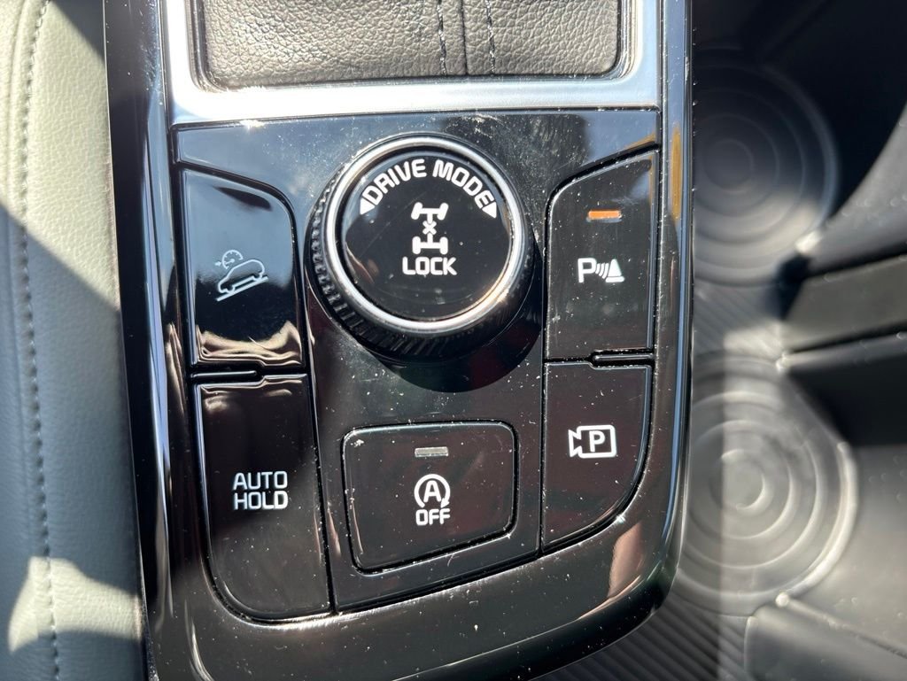 Used 2023 Black Kia X-Line image 31