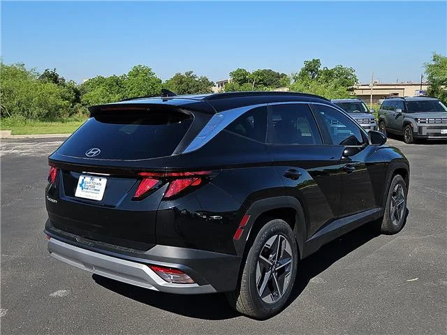 New 2026 Phantom Black Hyundai SEL image 5