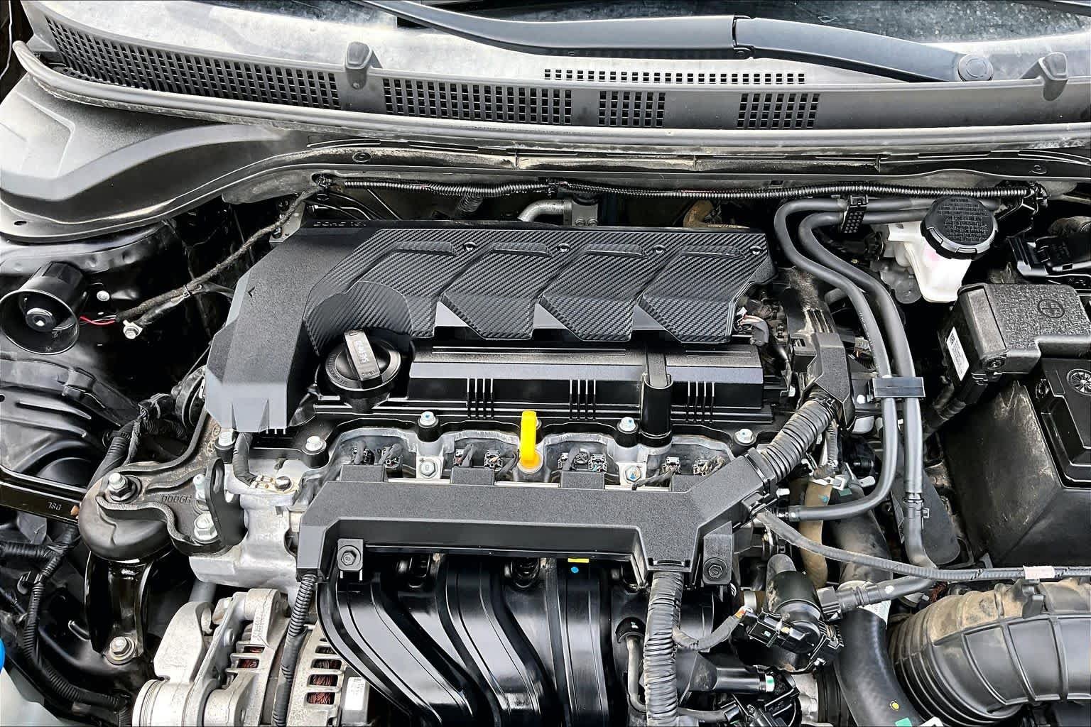 Used 2021 Absolute Black Hyundai SE image 33