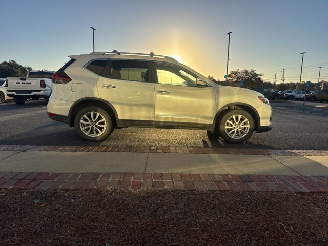 Used 2020 White Nissan SV image 5