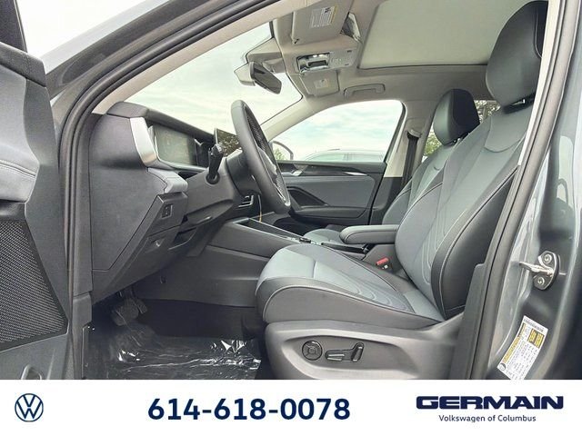 New 2026 Platinum Gray Metallic Volkswagen 2.0T SE image 21