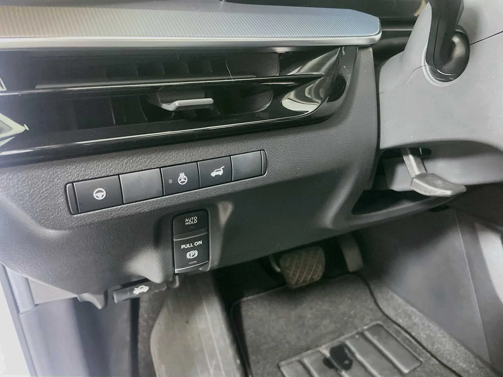 Certified Used 2025 Everest White Pearl Tricoat Nissan SL image 8