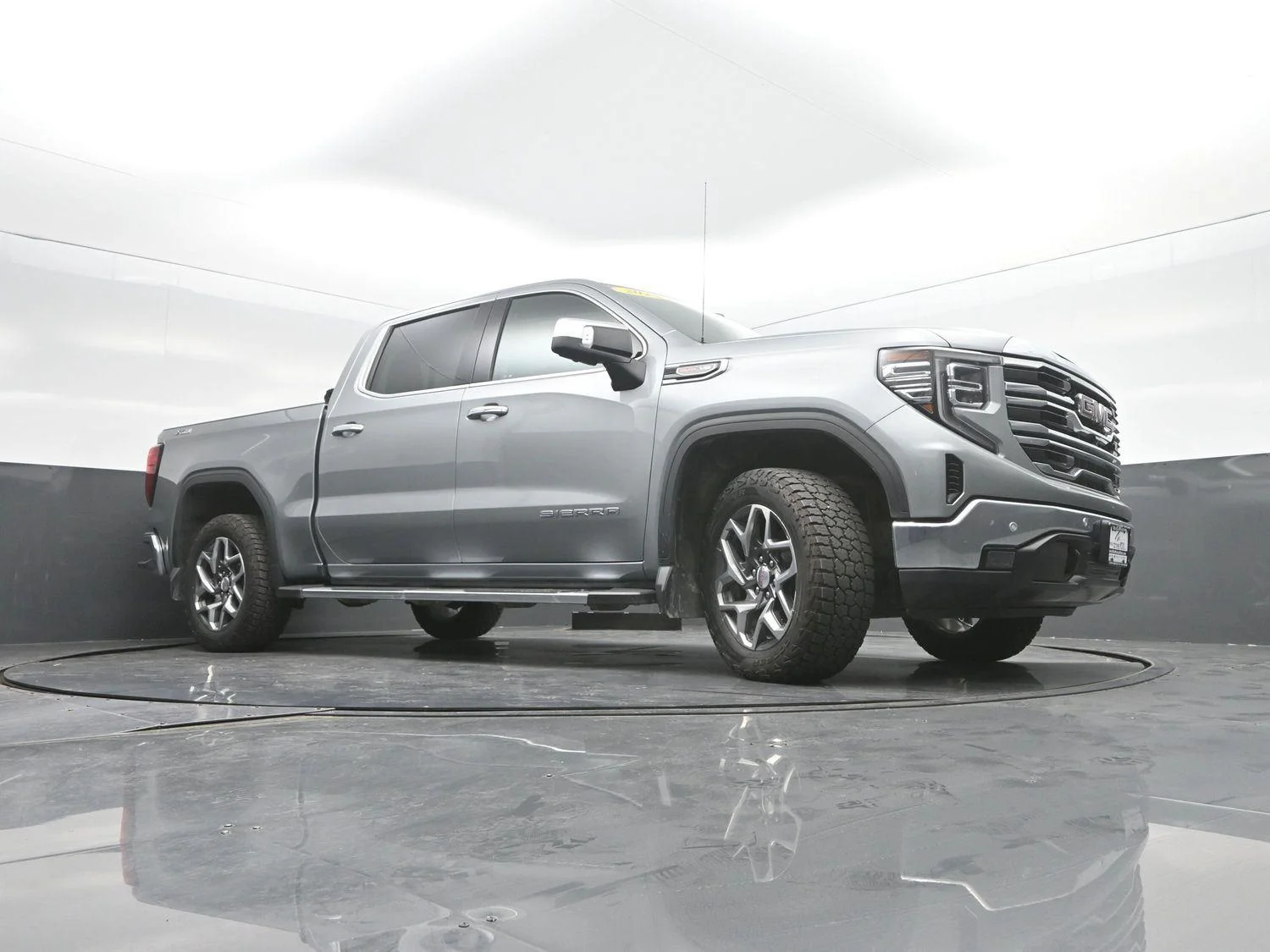 Used 2023 SILVER                    GMC  image 42
