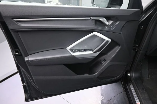 Used 2025  Audi Premium image 20