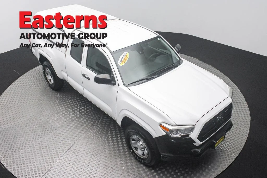Used 2018 White Toyota SR image 3