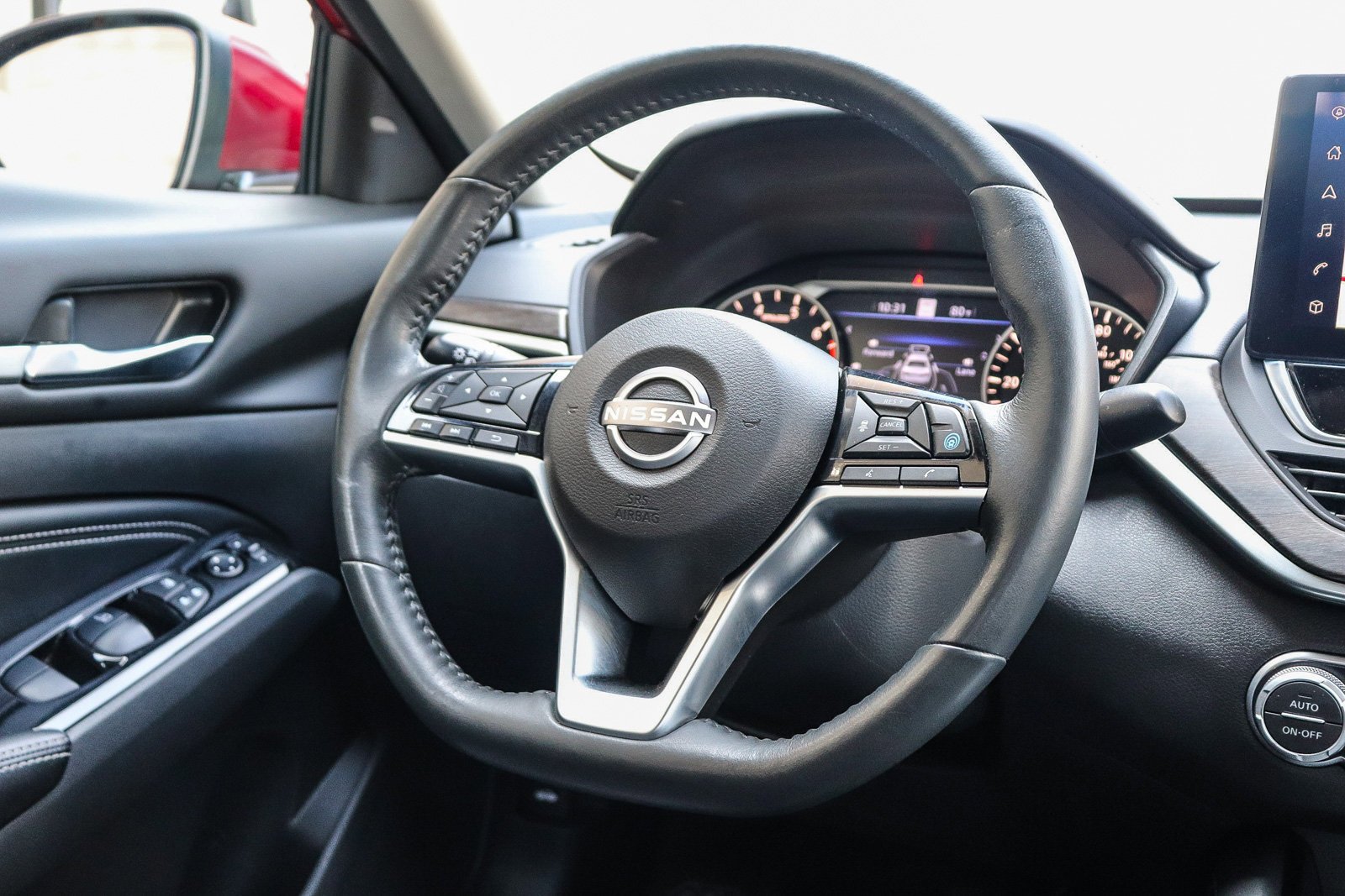 Used 2023 Scarlet Ember Tintcoat Nissan 2.5 SL image 18
