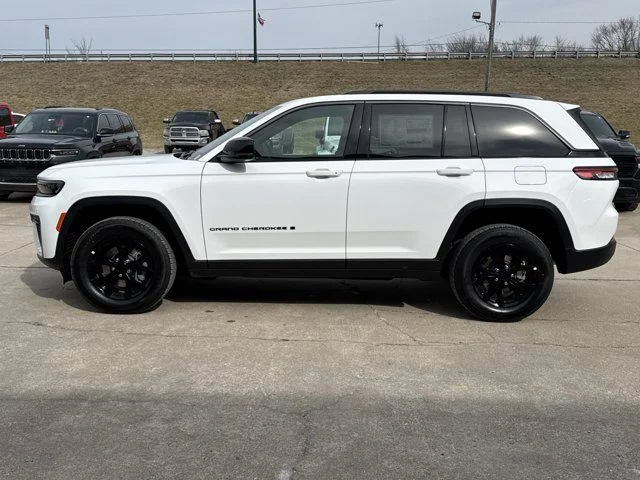2026 Jeep Grand Cherokee Laredo - Photo 10