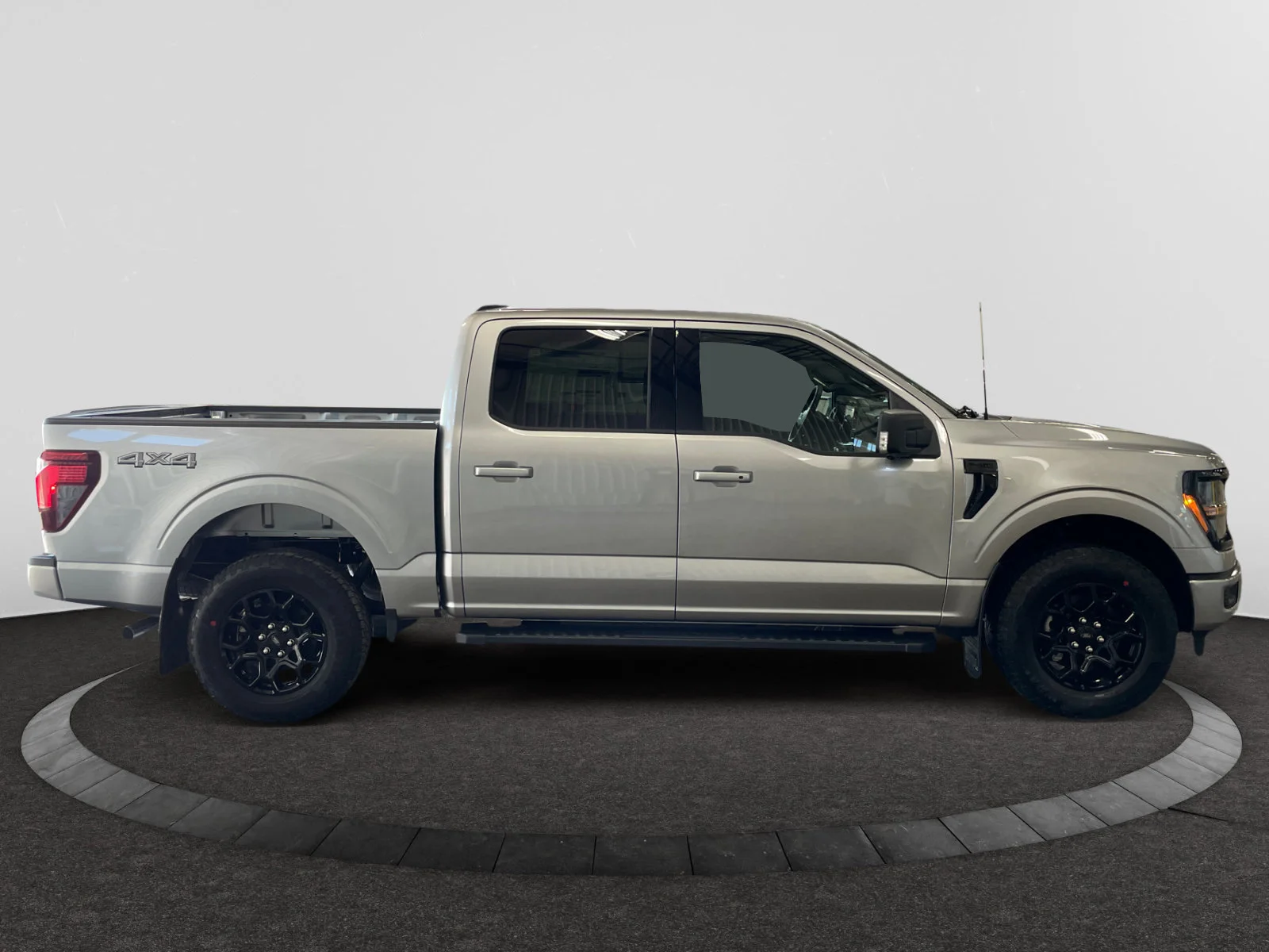New 2026 Iconic Silver Metallic Ford XLT image 6