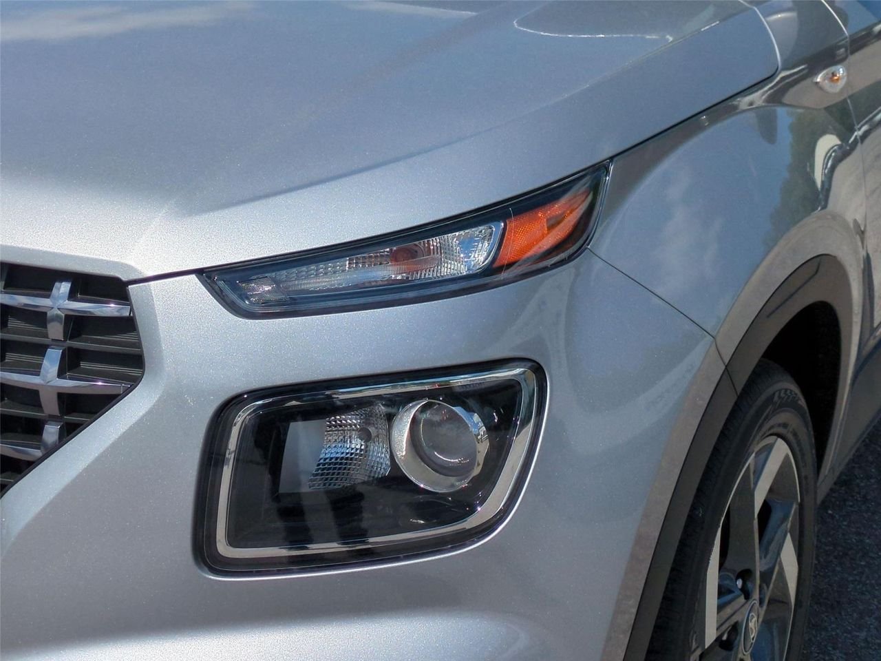 New 2026 Shimmering Silver Hyundai SEL image 10