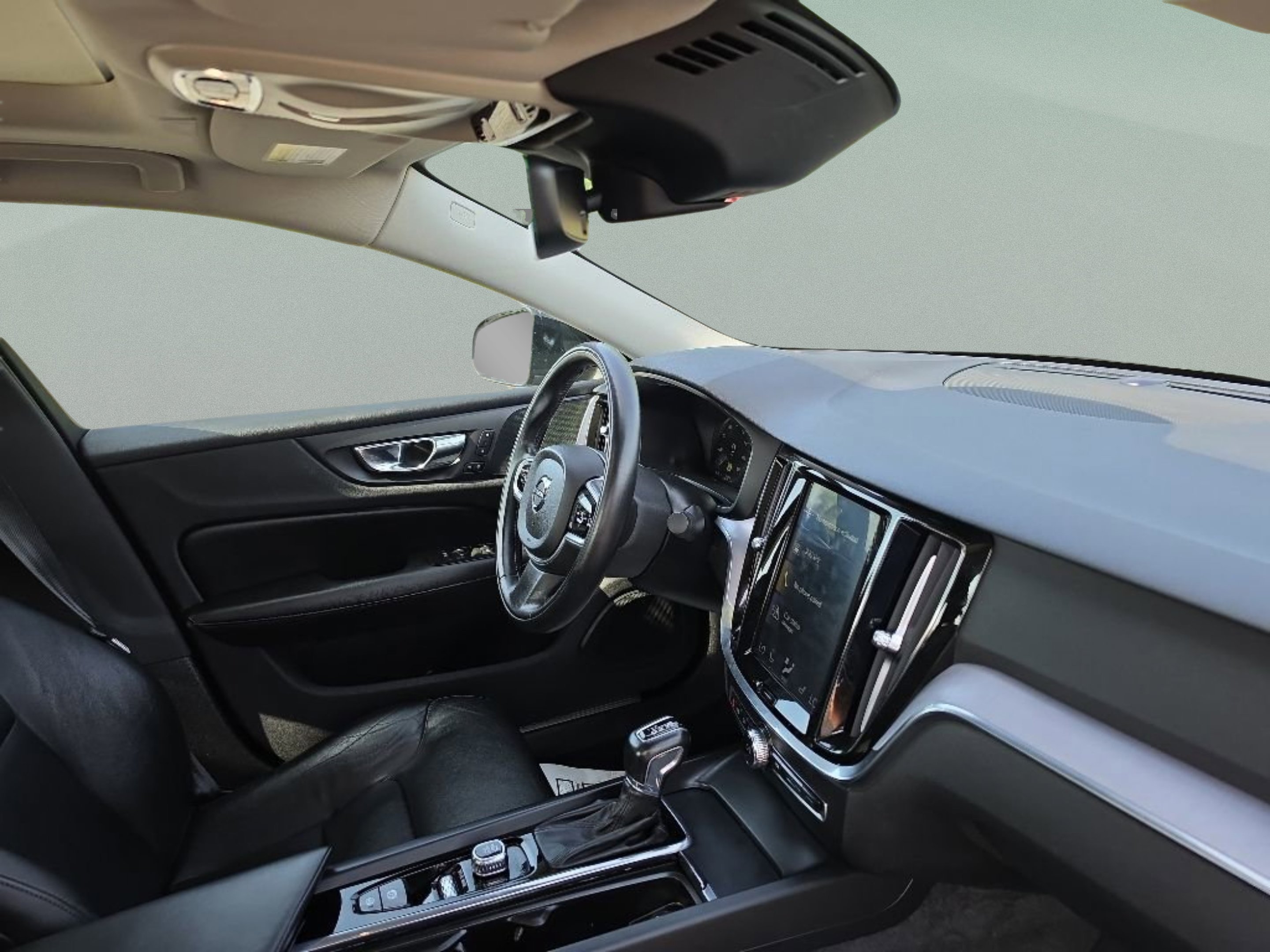 2020 Volvo S60 Momentum - Photo 29