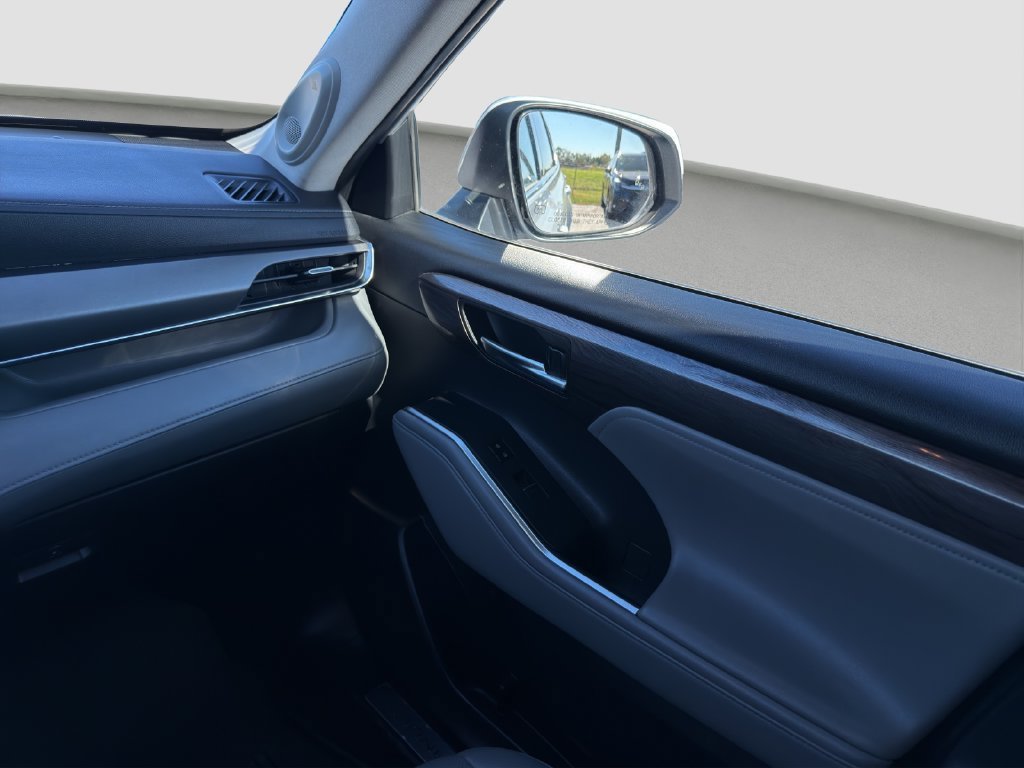 Used 2022 White Toyota Limited image 17