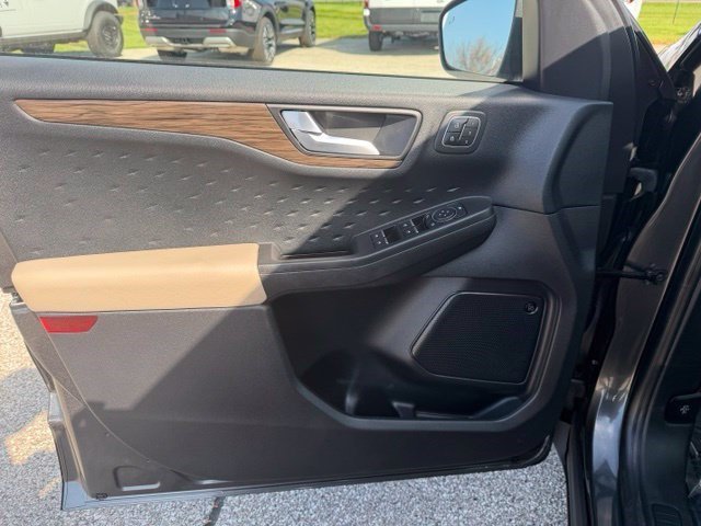 Used 2020 Magnetic Ford Titanium image 9