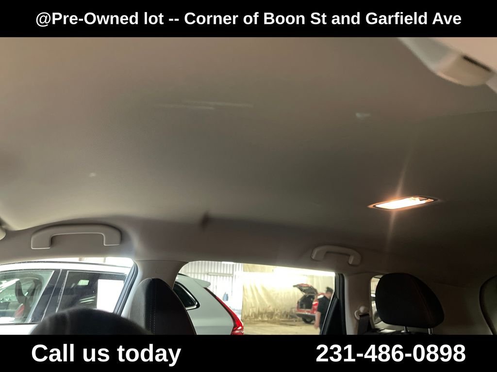 Used 2020 Gray Nissan S image 13