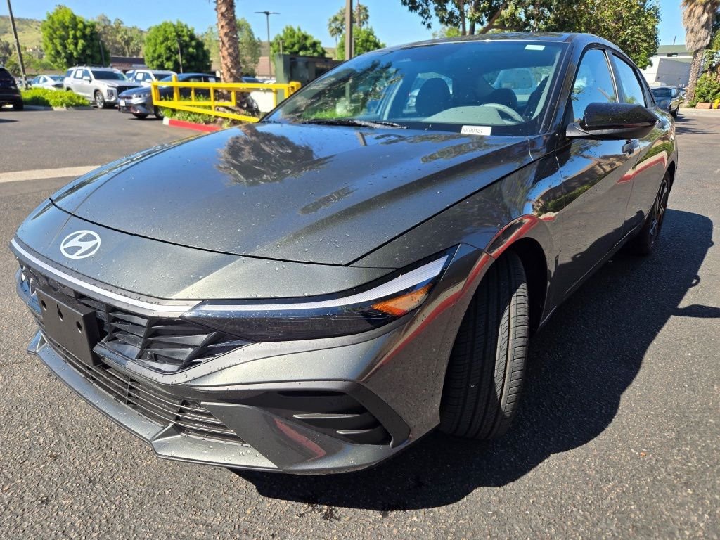 Used 2026 Gray Hyundai SEL Sport image 5