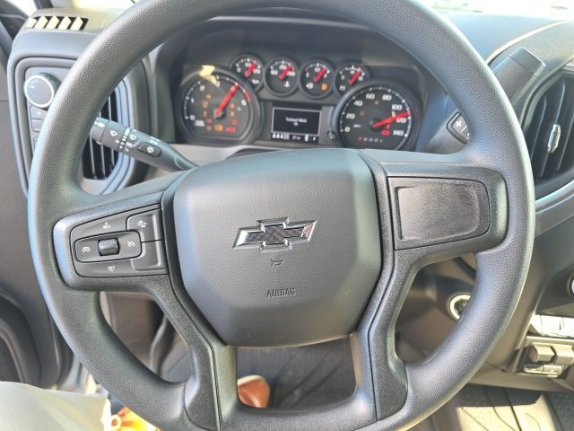 2026 Chevrolet Silverado 2500HD Custom photo 4