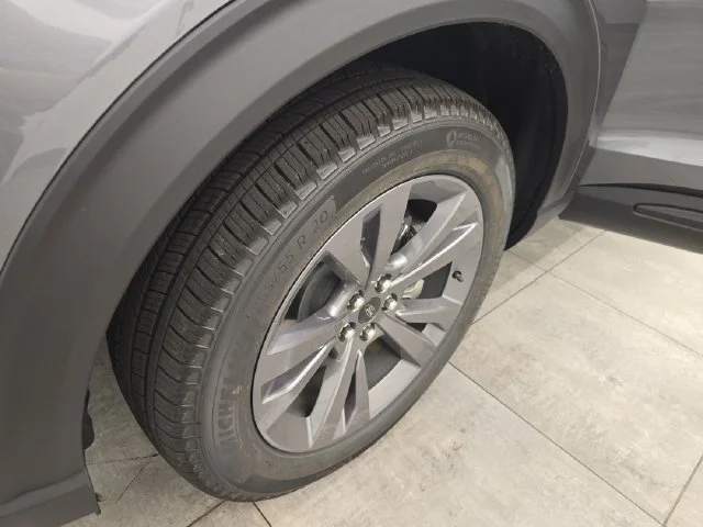 New 2027 Carbonized Gray Metallic Ford Active image 43