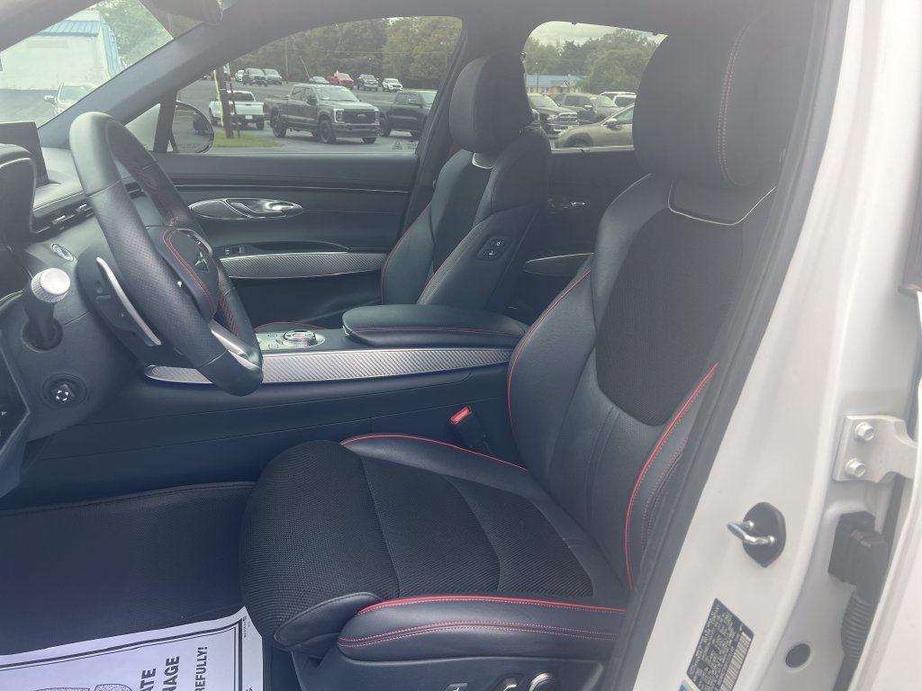 Used 2023 White Genesis 2.5T image 11