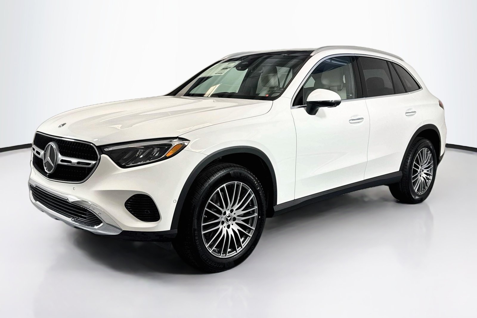 New 2026 Polar White Mercedes-Benz GLC 300 image 1