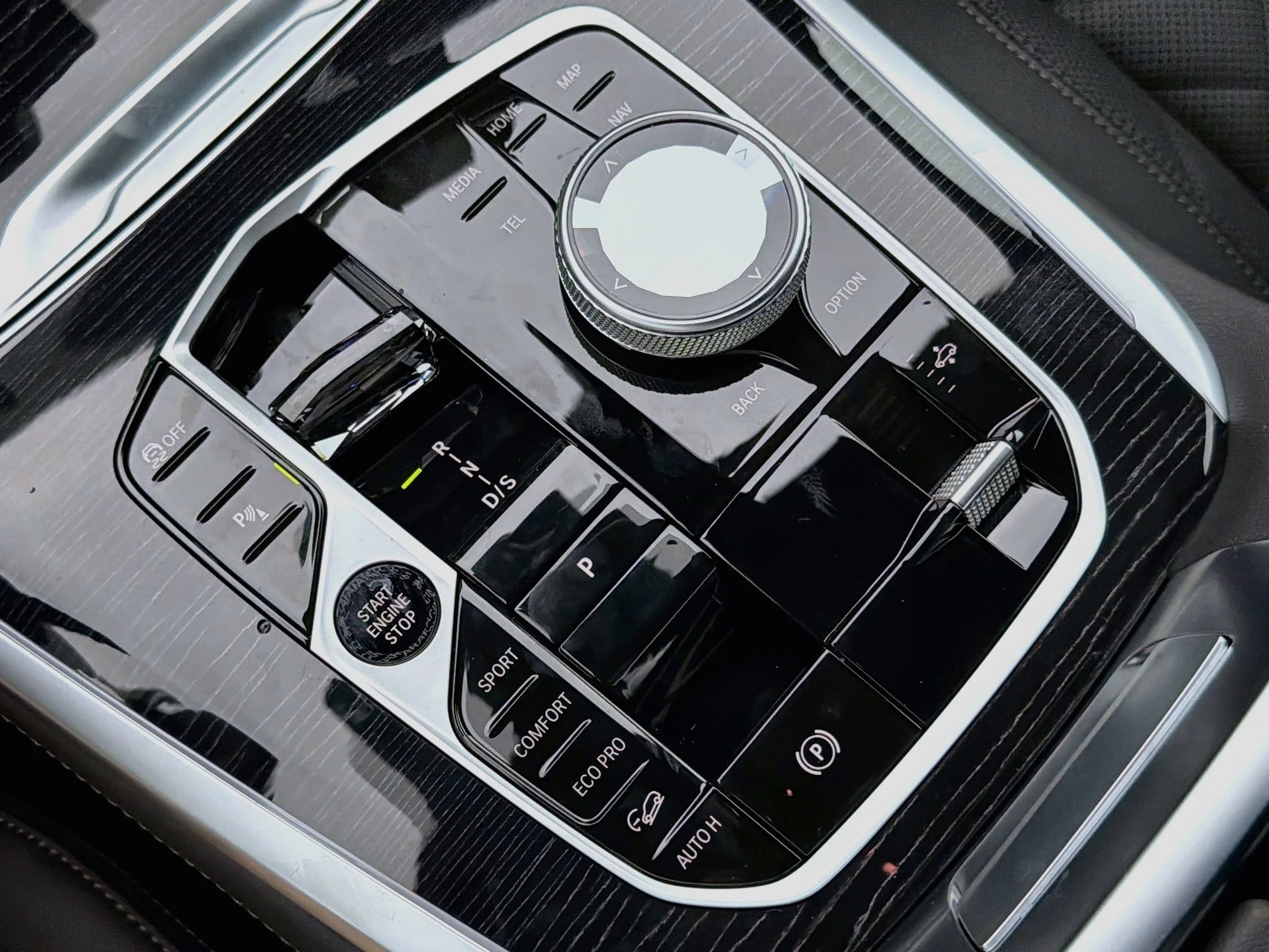 New 2027 Skyscraper Grey Metallic BMW xDrive40i image 31