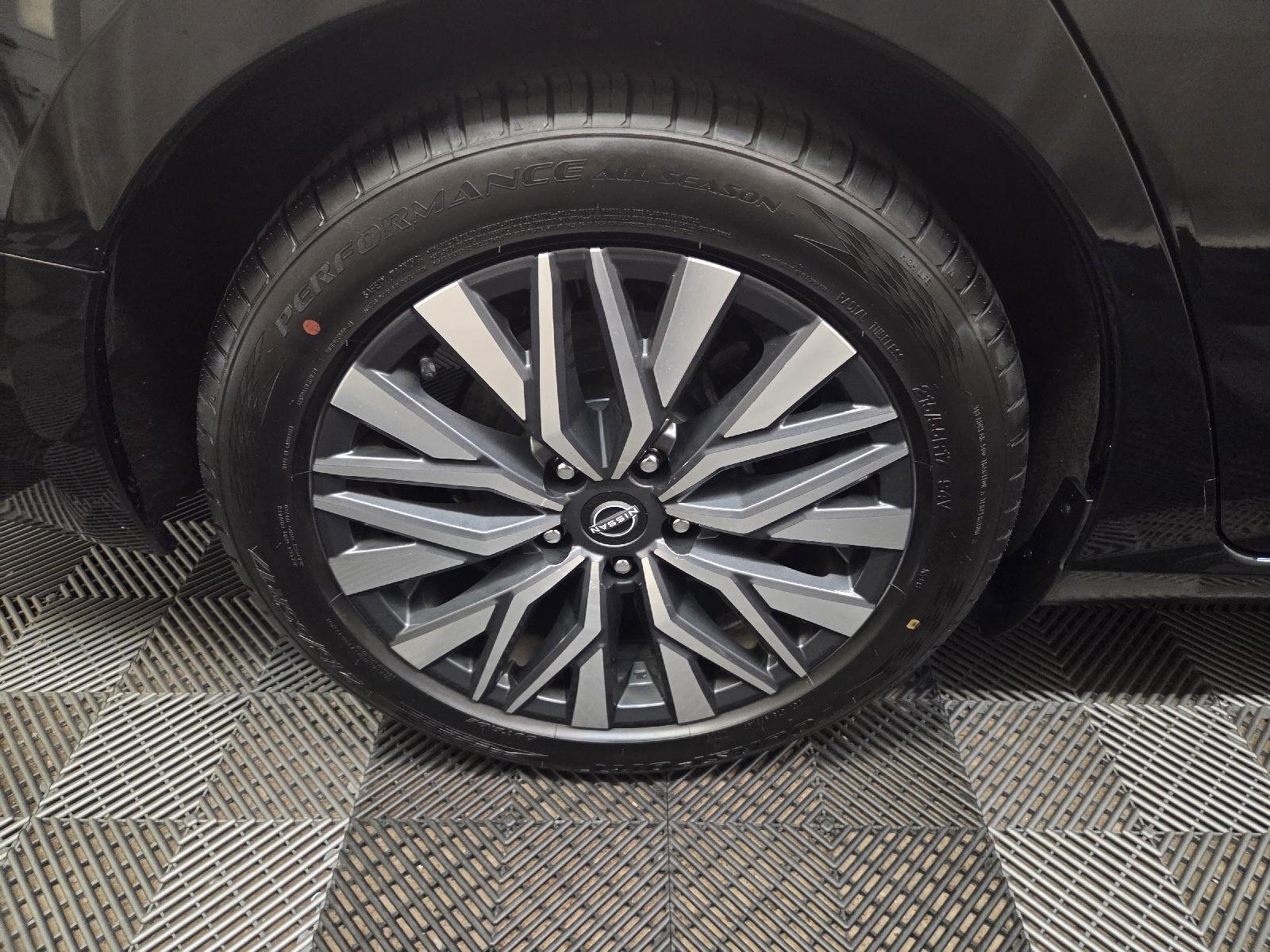 Used 2024 Super Black Nissan 2.5 SV image 48