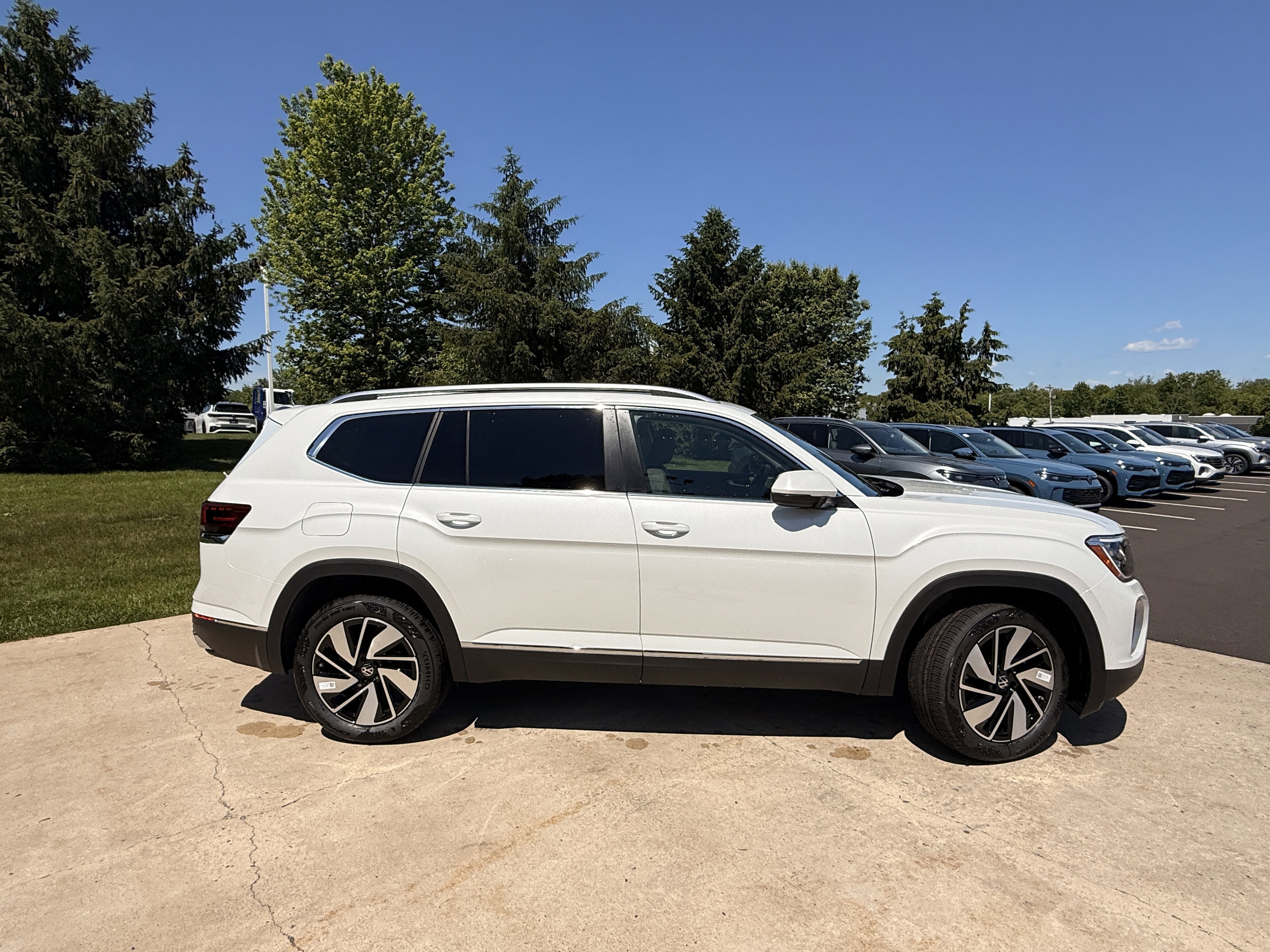 New 2026 Opal White Pearl Volkswagen 2.0T SEL image 18