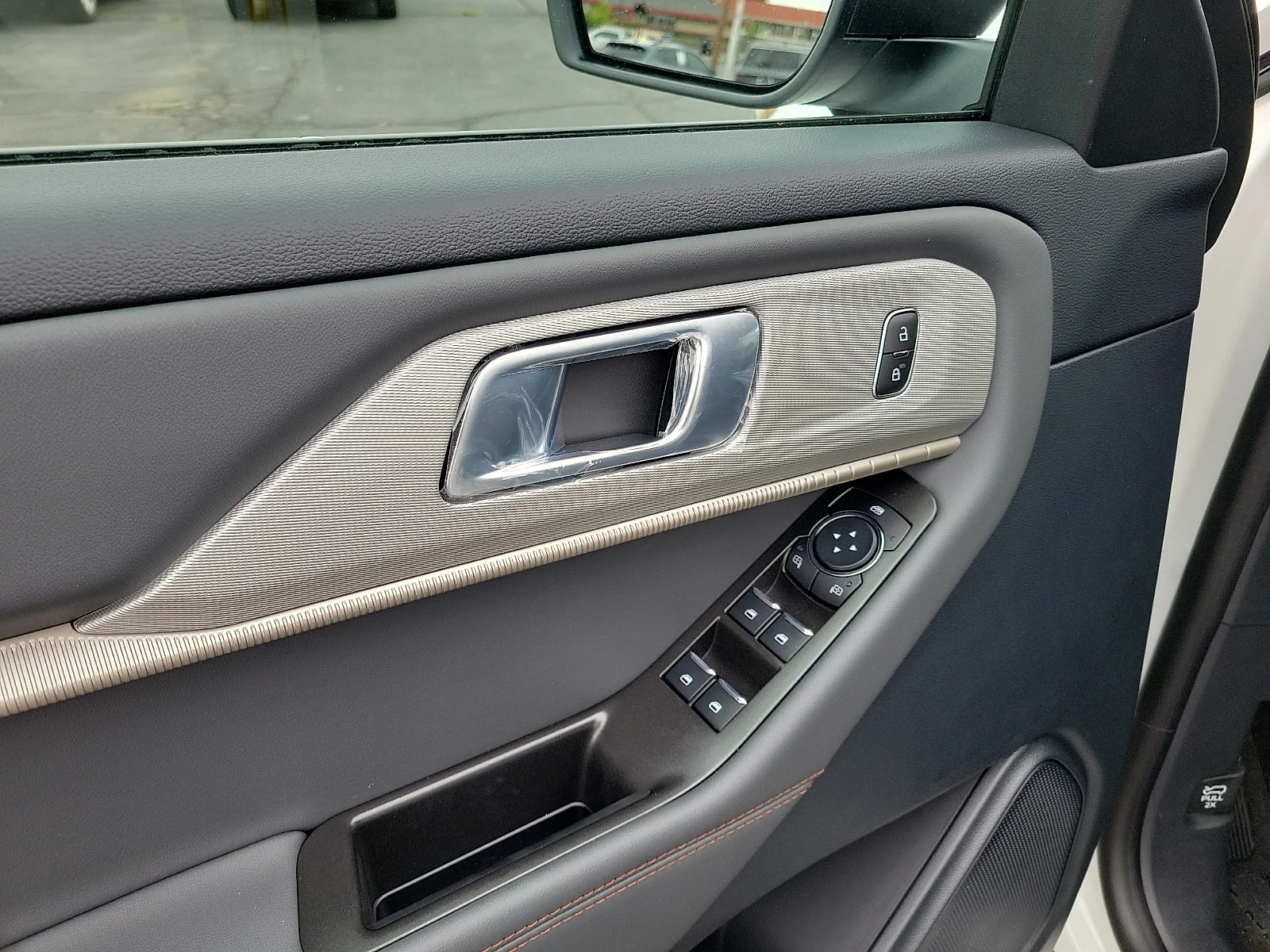 New 2026 Star White Metallic Tri-Coat Ford Active image 11