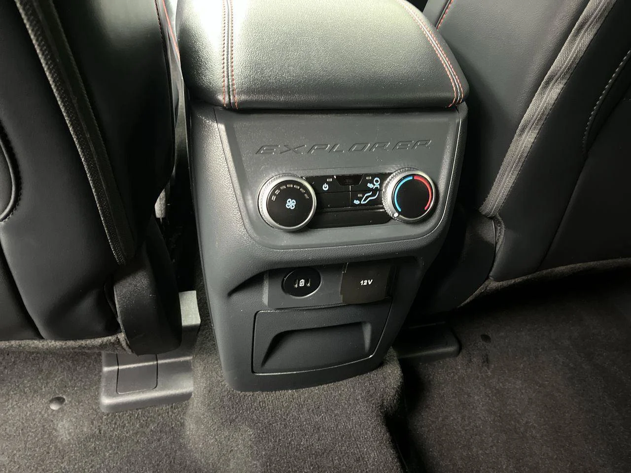 Used 2025 Gray Ford ST-Line image 13