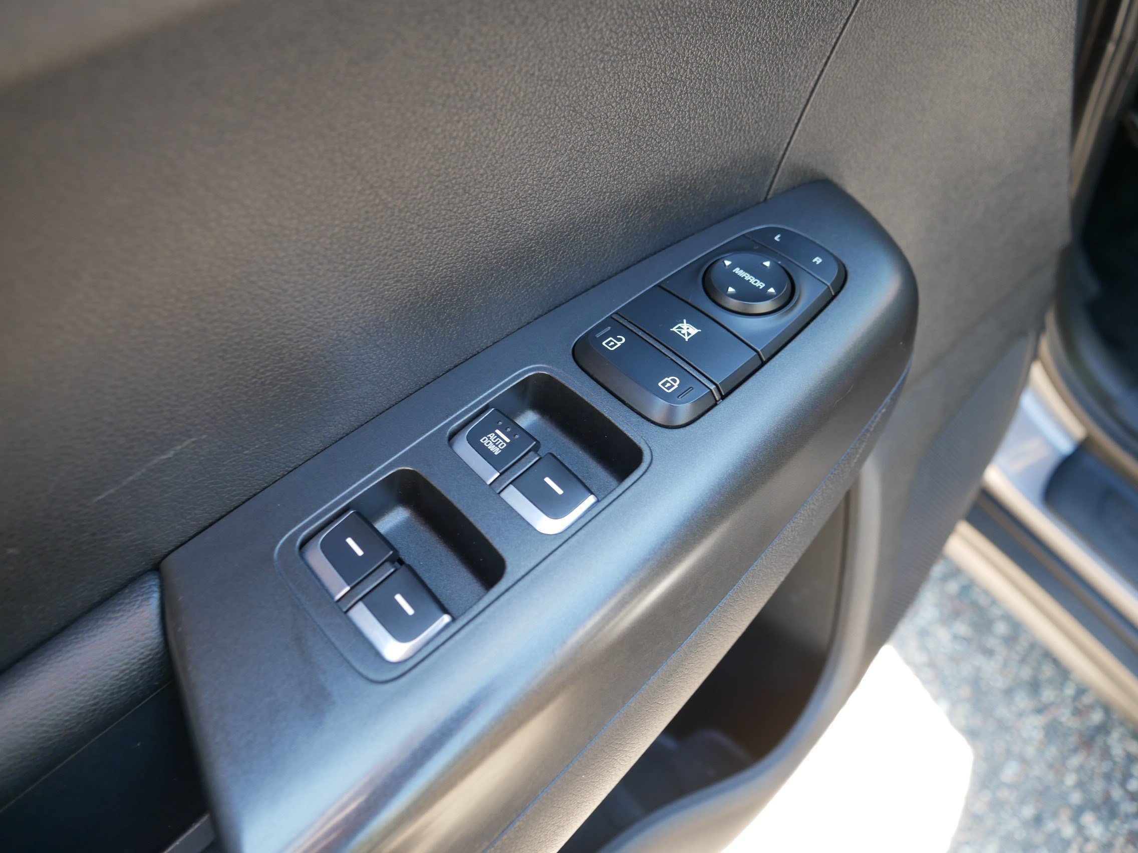 Used 2017 Mineral Silver Kia LX image 19