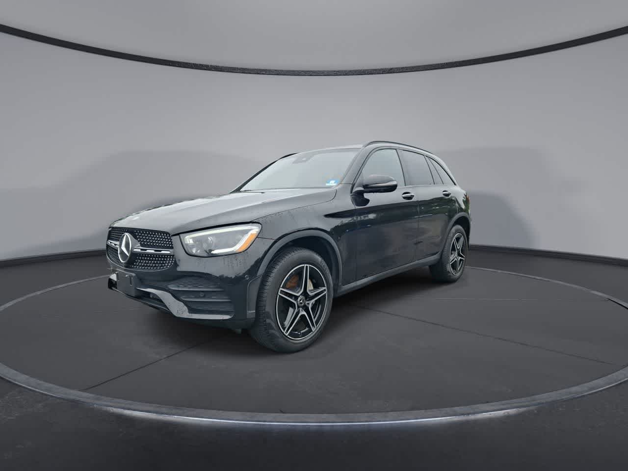 Used 2020 Obsidian Black Metallic Mercedes-Benz GLC 300 image 4