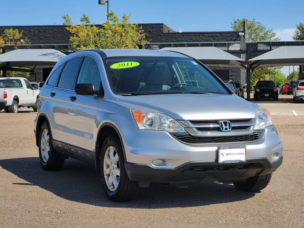 Used 2011 Alabaster Silver Metallic Honda SE image 3