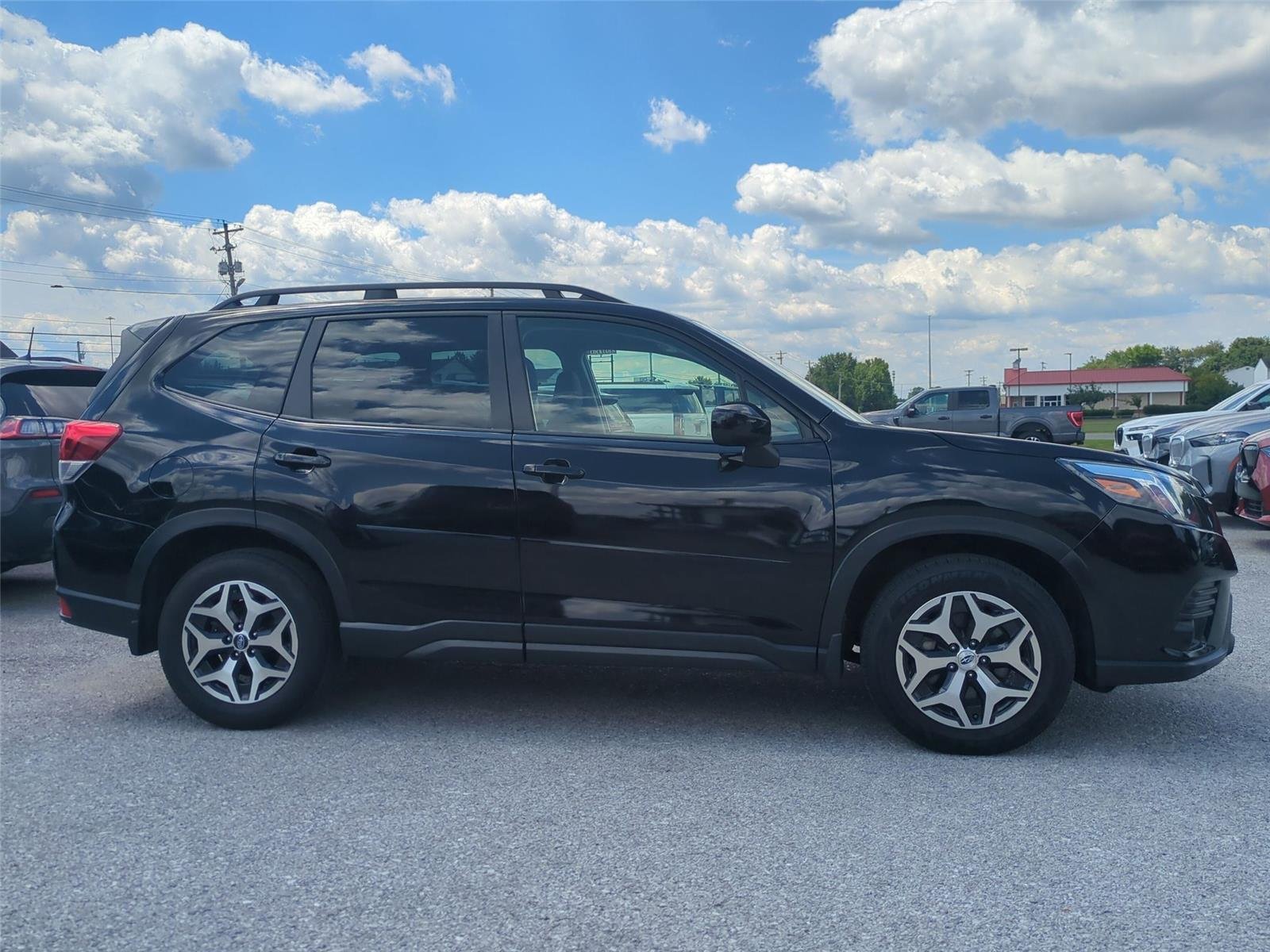 Used 2023 Crystal Black Silica Subaru Premium image 6