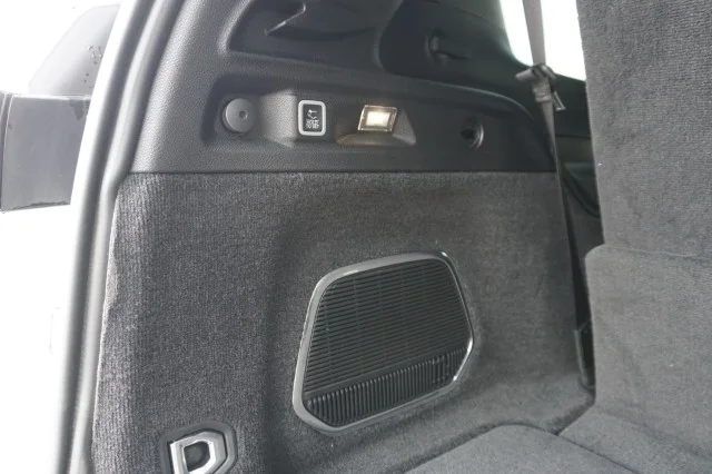 Used 2021 WHITE Jeep Overland image 11