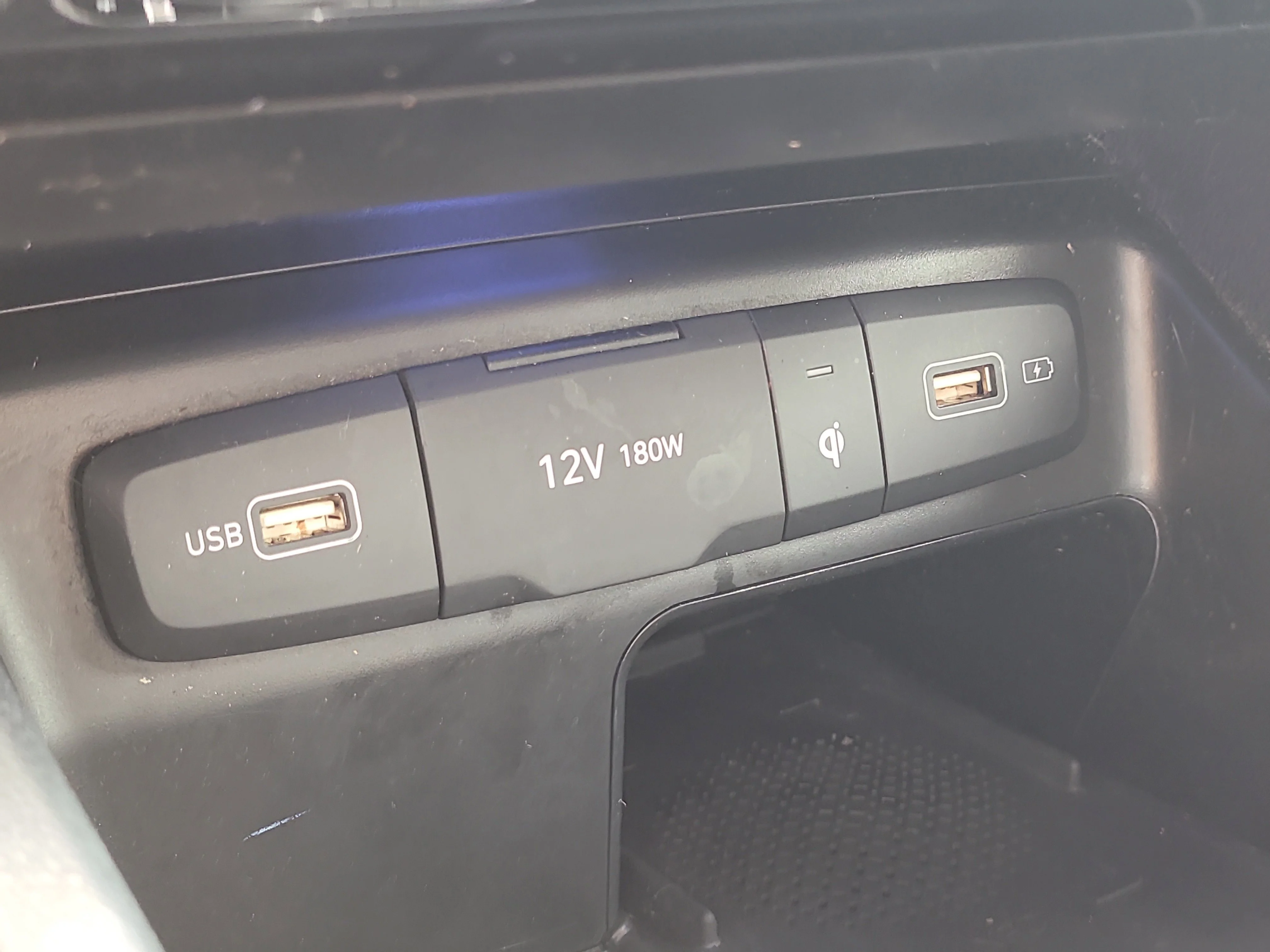 Used 2023 Amazon Gray Hyundai SEL image 28