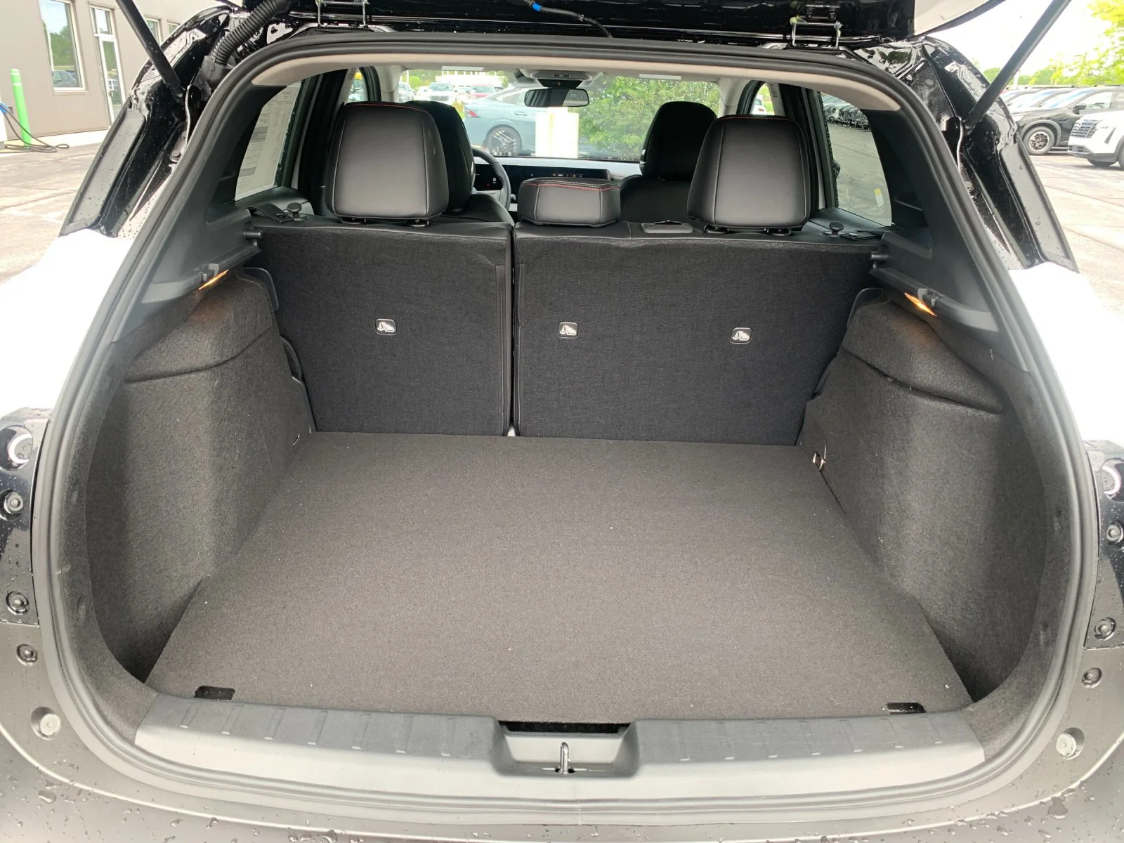New 2026 Aspen White TriCoat / Super Black Two-tone Nissan SR image 16