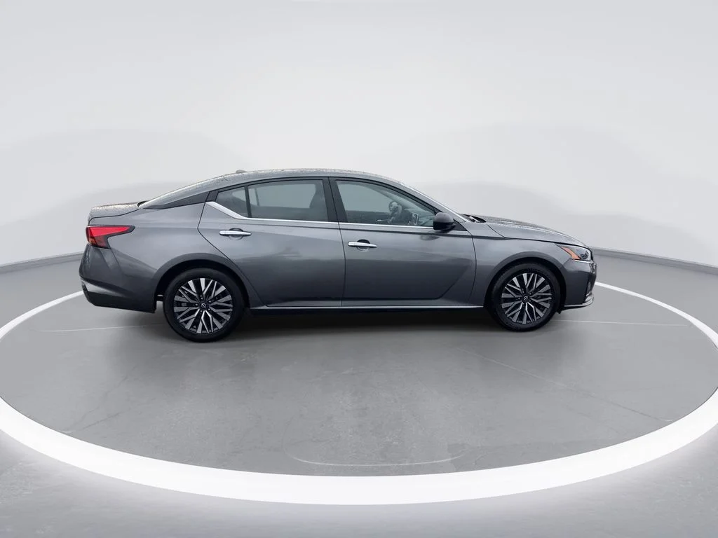 Used 2024 Gray Nissan 2.5 SV image 9