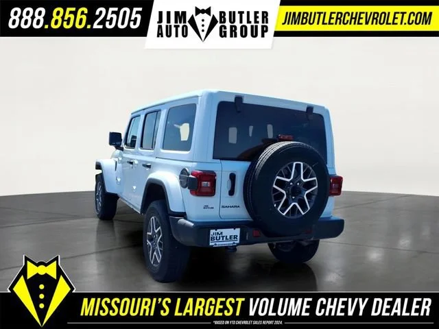 Used 2026  Jeep Sahara image 2