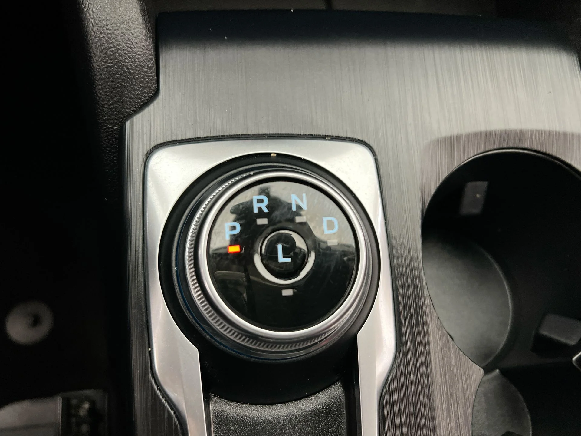 Used 2022 Silver Ford SEL image 27