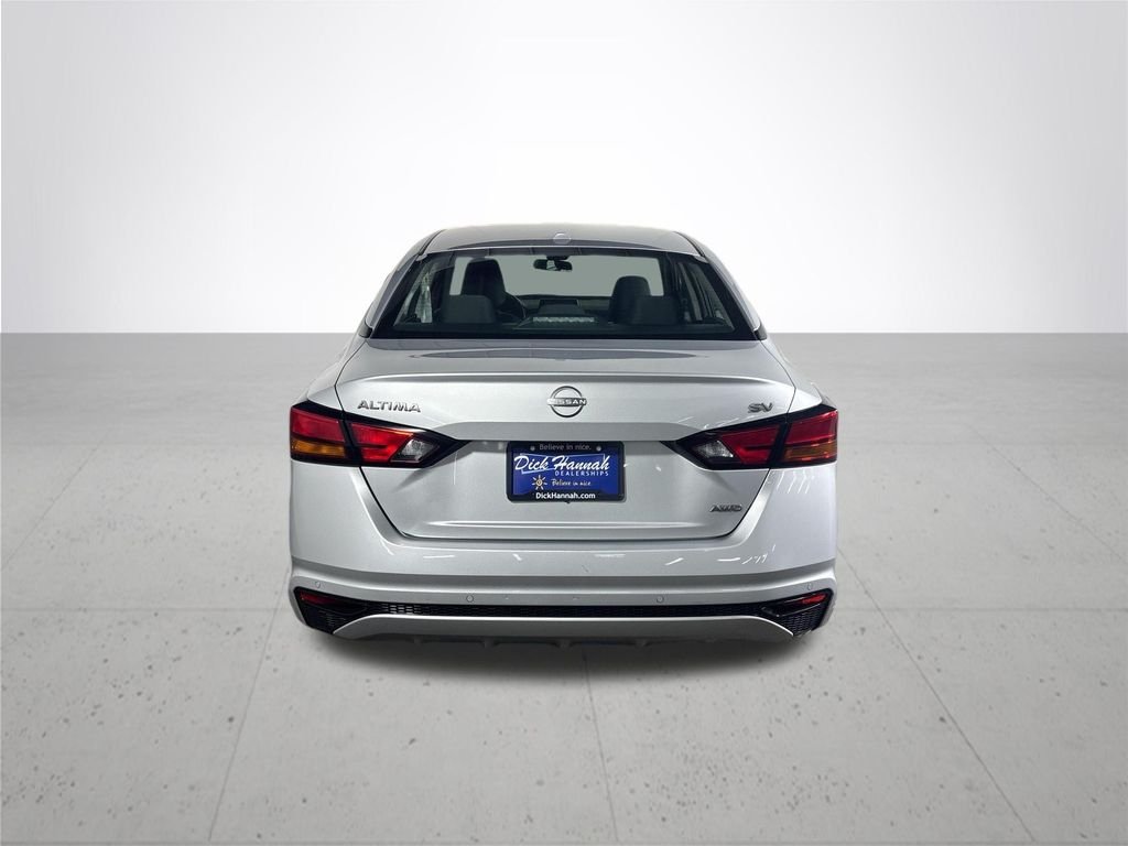 Used 2024 Silver Nissan 2.5 SV image 7